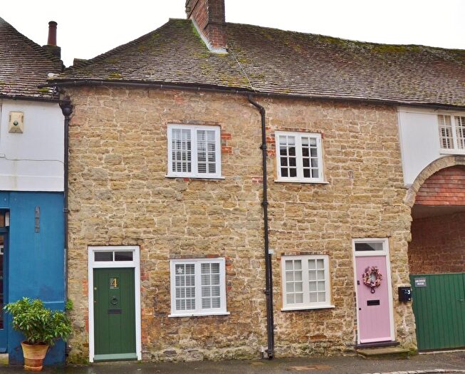 2 Bedroom Terraced House For Sale In Petworth, West Sussex, GU28