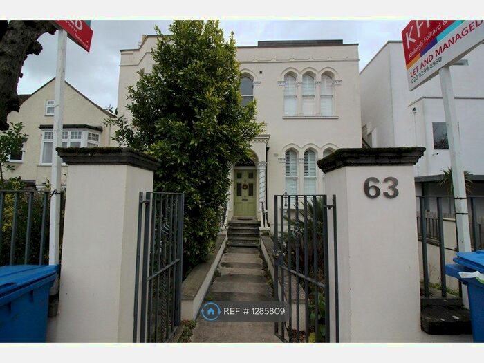 2 Bedroom Flat To Rent In Overhill Road, London SE22