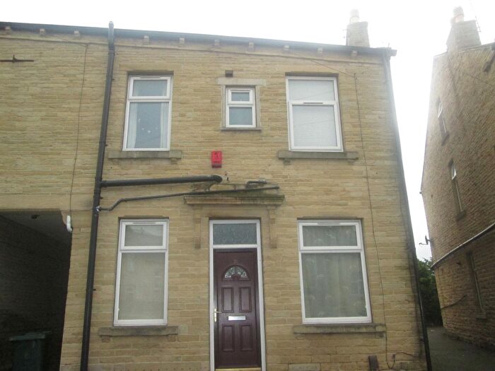 3 Bedroom Terraced House To Rent In Newark Street, Bradford, West Yorkshire, BD4