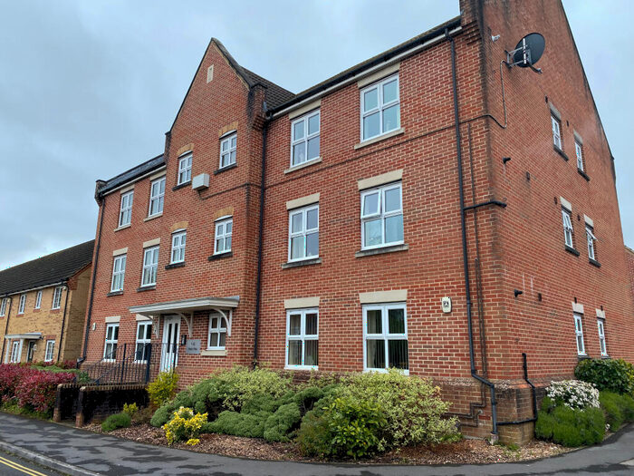 2 Bedroom Flat To Rent In North Baddesley, SO52