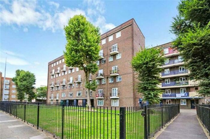 3 Bedroom Flat To Rent In Queensbridge Road, Shoreditch, E2