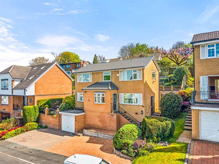 3 Bedroom Detached House For Sale In Quarry Clough, Stalybridge, SK15