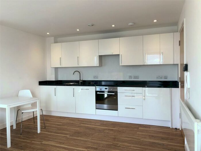 2 Bedroom Flat To Rent In Aire, Cross Green Lane, LS9