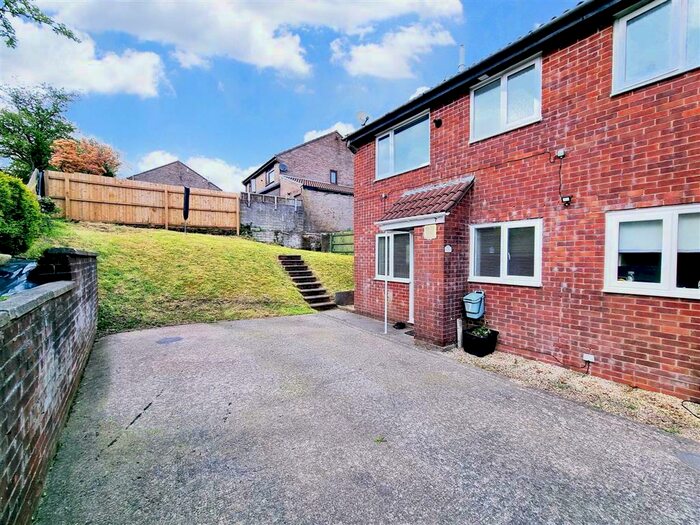 1 Bedroom House To Rent In Bryn Nant, Caerphilly, CF83