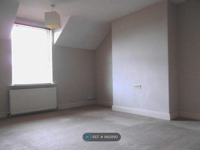 1 Bedroom Flat To Rent In Waldeck Road, Nottingham, NG5