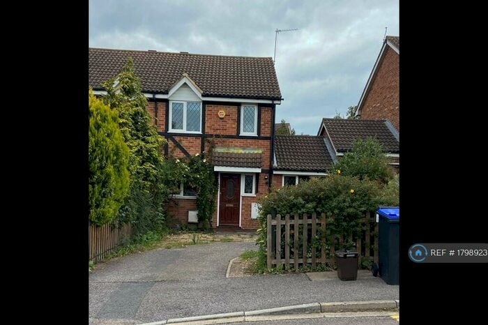 3 Bedroom Semi-Detached House To Rent In Wilmot Road, Burnham, SL1