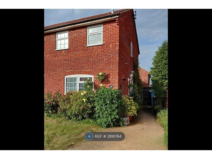 2 Bedroom Semi-Detached House To Rent In Buzzard Road, Luton, LU4