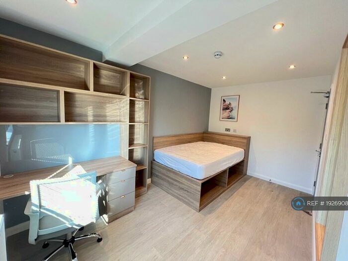 6 Bedroom Detached House To Rent In Charter Avenue, Coventry, CV4