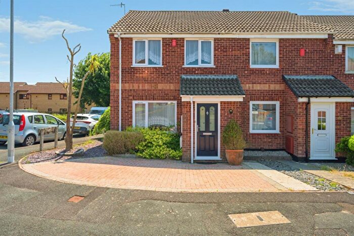 3 Bedroom End Of Terrace House For Sale In Yeo Close, Plymouth, PL3