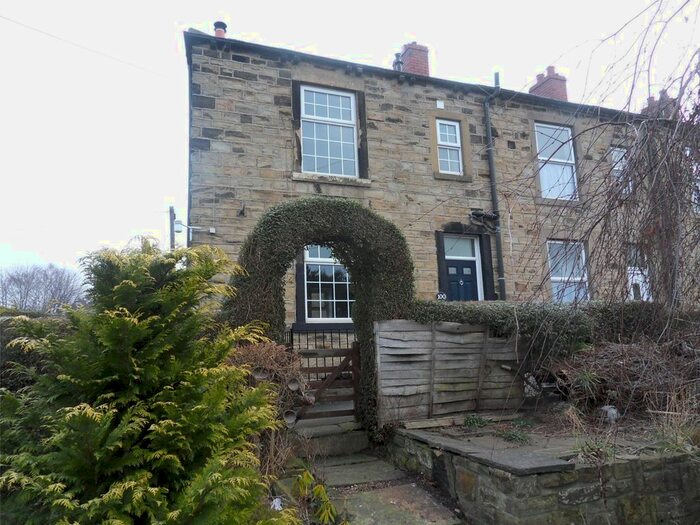 2 Bedroom End Of Terrace House To Rent In Commonside, Batley, West Yorkshire, WF17