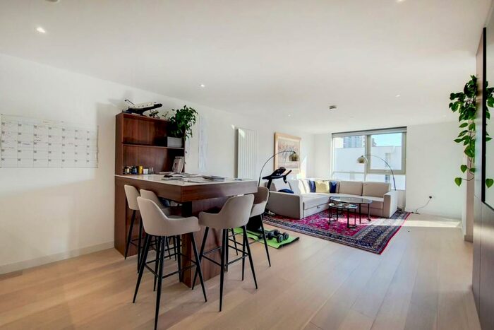 1 Bedroom Flat To Rent In Starboard Way, Royal Docks, London, E16