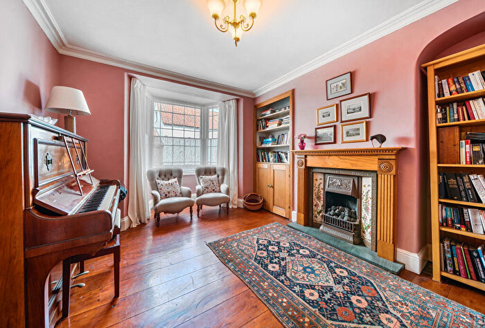 4 Bedroom Detached House For Sale In Gloucester Road, Thornbury, Bristol, Gloucestershire, BS35