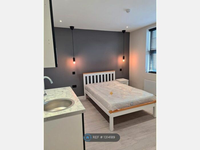 Studio To Rent In Davenport Road, London, SE6