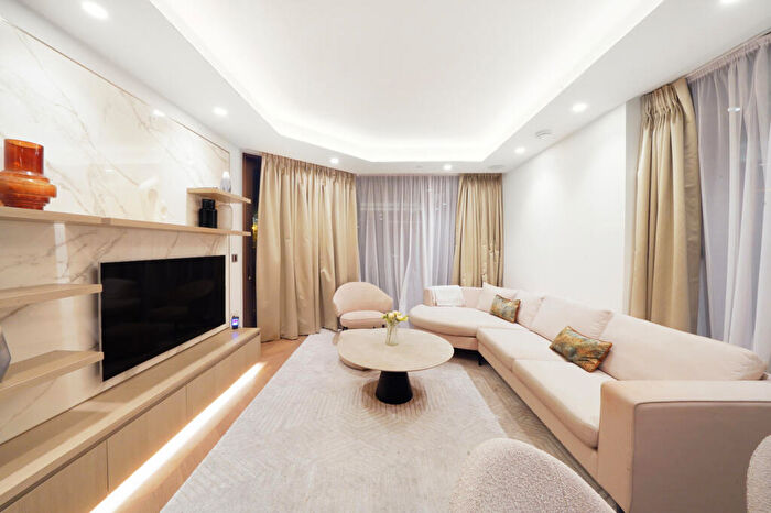 2 Bedroom Flat To Rent In St. Johns Wood Road, St John's Wood, NW8