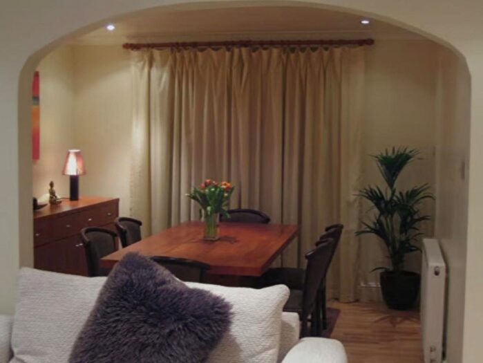 4 Bedroom Semi-Detached House To Rent In Pembroke Way, Hayes, UB3