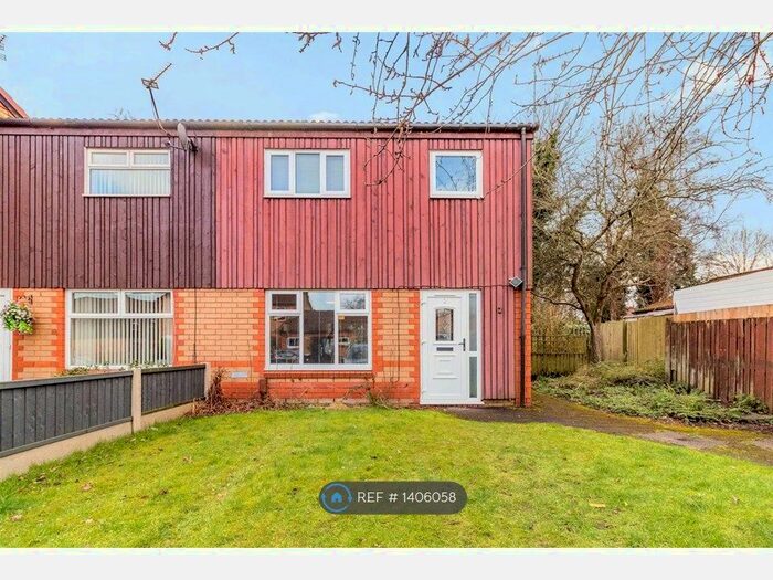 3 Bedroom Semi-Detached House To Rent In Pipit Lane, Birchwood, Warrington, WA3