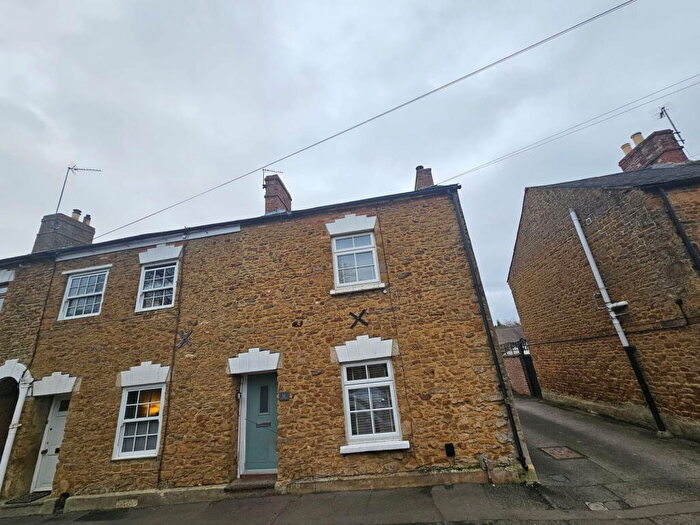 2 Bedroom Cottage To Rent In Church Street, Bodicote, Banbury, OX15