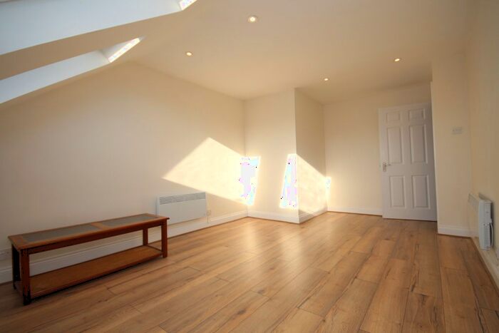 1 Bedroom Flat To Rent In Nicholsons Lane, Maidenhead, SL6