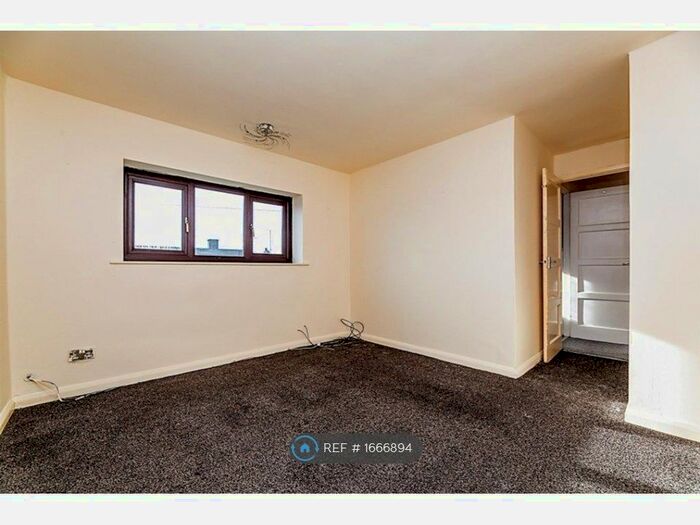 3 Bedroom Semi-Detached House To Rent In Welland Crescent, Elsecar, Barnsley, S74