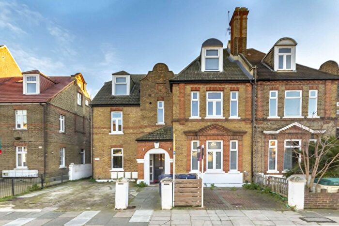 1 Bedroom Flat To Rent In Newburgh Road, Acton, W3