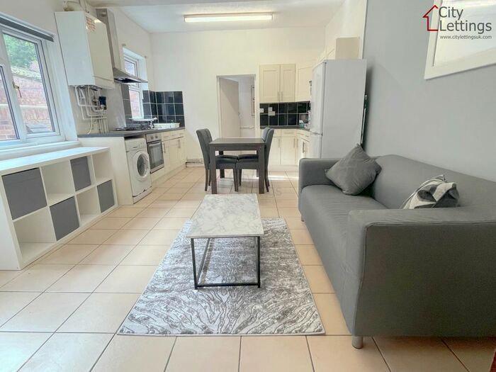 2 Bedroom Flat To Rent In Woodborough Road, Mapperley, Nottingham, NG3