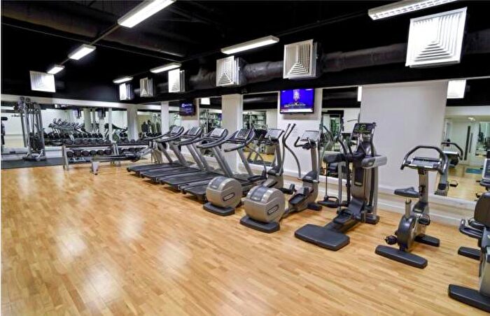 2 Bedroom Apartment To Rent In Marsh Wall, London, E14