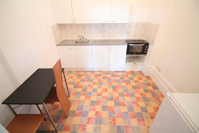 Studio To Rent In Madeley Road, London, W5