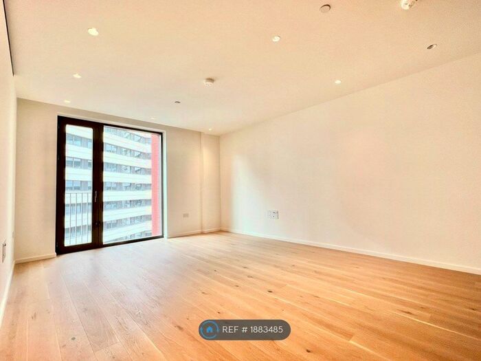 1 Bedroom Flat To Rent In Lewis Cubitt Square, London, N1C