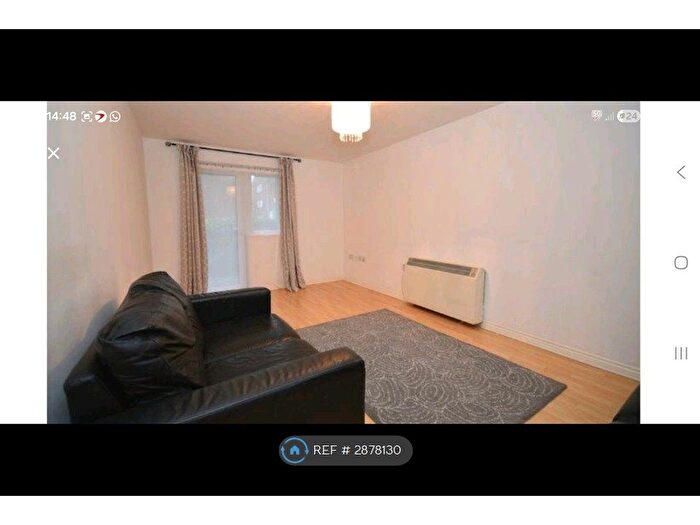 2 Bedroom Flat To Rent In Jubilee Court, Sutton, SM2