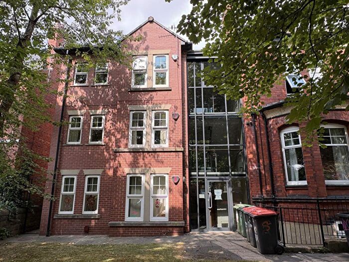2 Bedroom Flat To Rent In Bainbrigge Road, Leeds, LS6