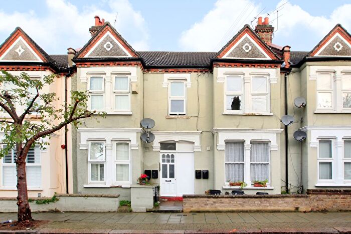 2 Bedroom Flat To Rent In Delia Street, Wandsworth, SW18