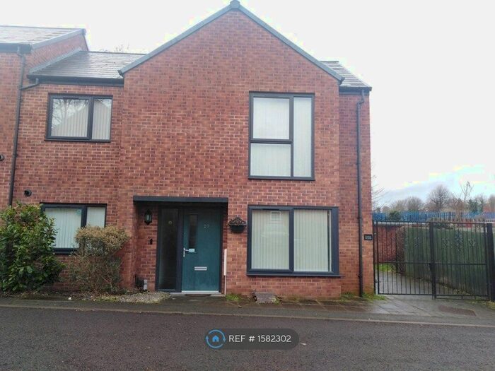 3 Bedroom Semi-Detached House To Rent In Invention Avenue, Birmingham, B21