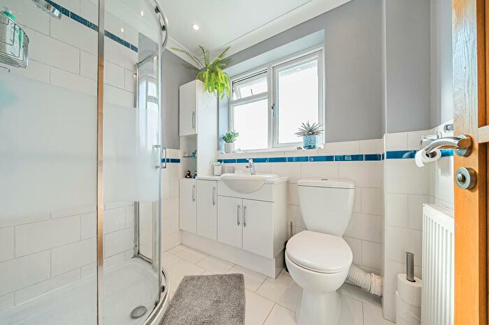 3 Bedroom Terraced House For Sale In Thatcham, Berkshire, RG18