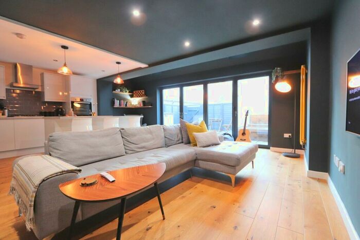 2 Bedroom Apartment To Rent In Charles Place, Bristol, BS8