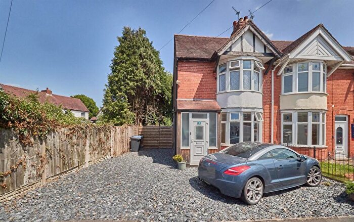 2 Bedroom Semi Detached House For Sale In Beaumont Avenue, Hinckley, LE10