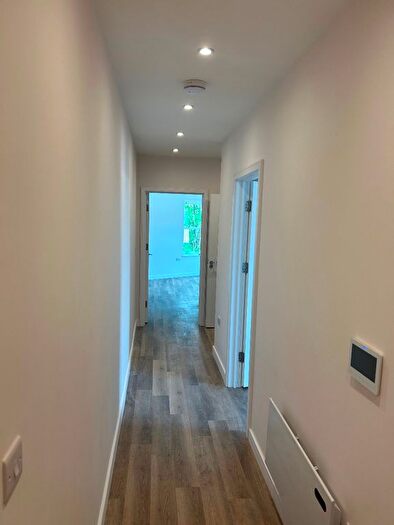 1 Bedroom Flat To Rent In Bedroom Flat, Sunny Court, Norbiton, KT2