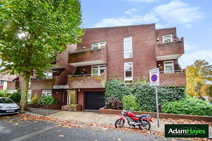 3 Bedroom Flat For Sale In Salisbury Avenue, Finchley, N3