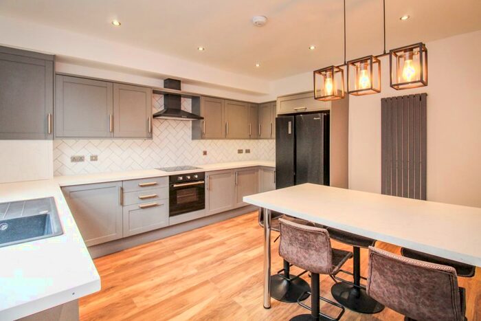 6 Bedroom End Of Terrace House To Rent In Melville Place, Woodhouse, LS6