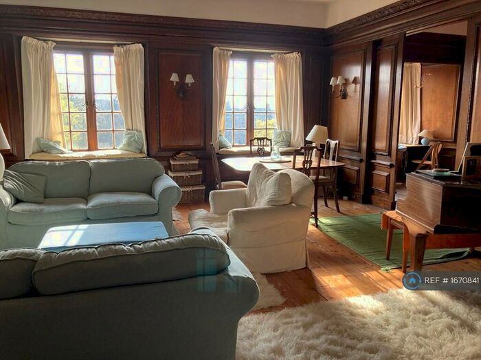 2 Bedroom Penthouse To Rent In Moray Place, Edinburgh, EH3