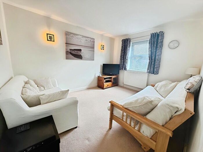 2 Bedroom Apartment To Rent In Burnaby Road, Bournemouth, Dorset, BH4