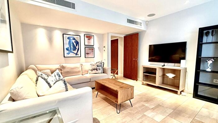 1 Bedroom Flat To Rent In Imperial House, London, W8