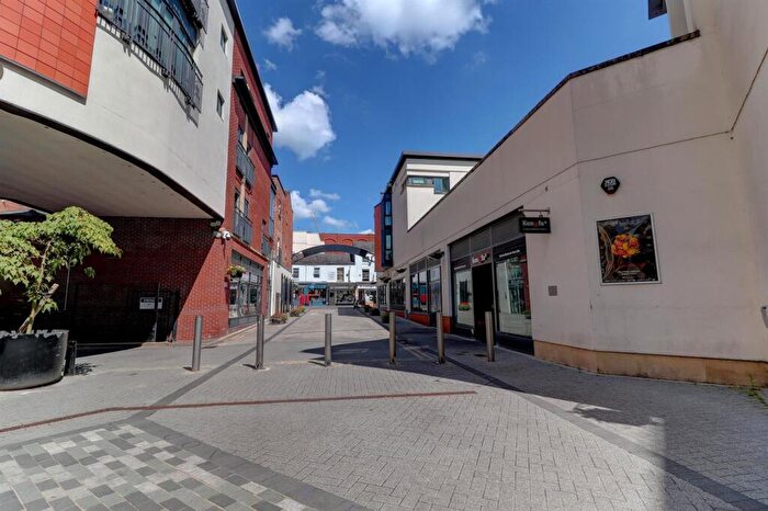 2 Bedroom Flat For Sale In The Parade, Leamington Spa, CV32