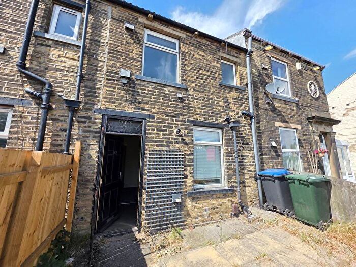 1 Bedroom Terraced House To Rent In Rooley Lane, Bradford, BD4