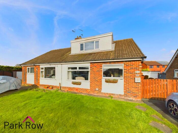 3 Bedroom Semi-Detached Bungalow For Sale In Moor Lane, Sherburn In Elmet, Leeds, LS25
