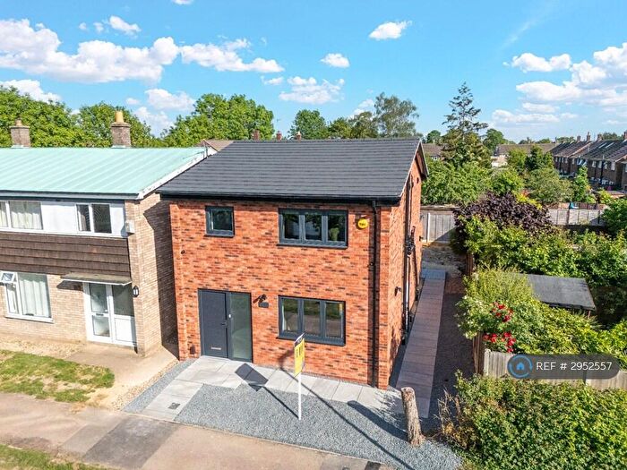 Studio To Rent In Kings Hedges Road, Cambridge, CB4