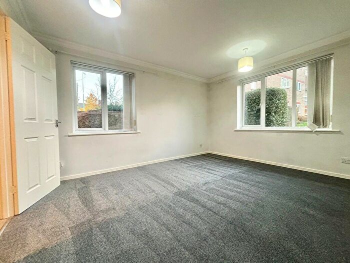 2 Bedroom Flat For Sale In Trinity Mews, Bury St Edmunds, IP33