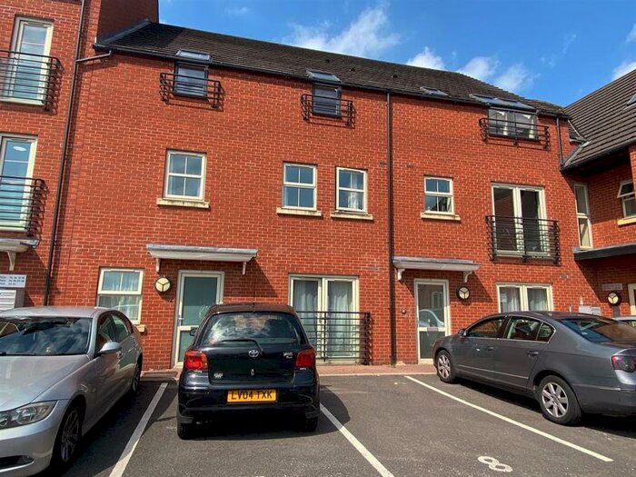 2 Bedroom Apartment To Rent In Wesleyan Court, Lincoln, LN2