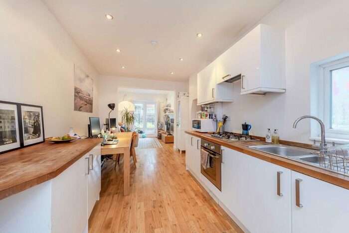 2 Bedroom Flat To Rent In King Street, London, W6