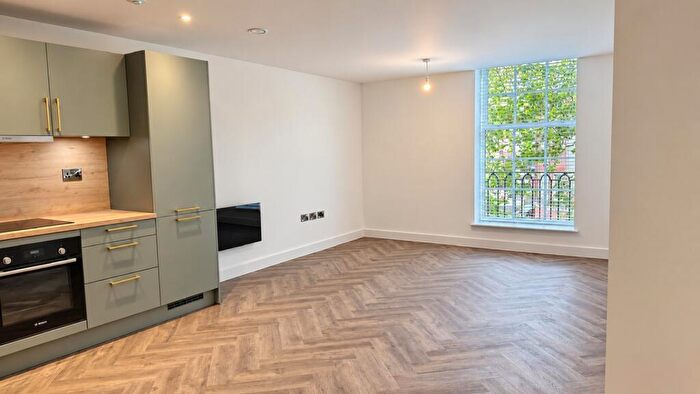 2 Bedroom Apartment For Sale In Fountain Court, Steelhouse Lane, Birmingham, West Midlands, B4