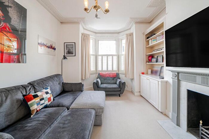 1 Bedroom Flat For Sale In Glycena Road, Battersea, London, SW11
